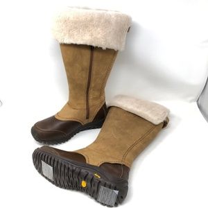 UGGS Miko Chestnut boots UGG